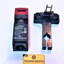 OMRON D4NS-2DF SAFETY DOOR / INTERLOCK  SWITCH & LATCH