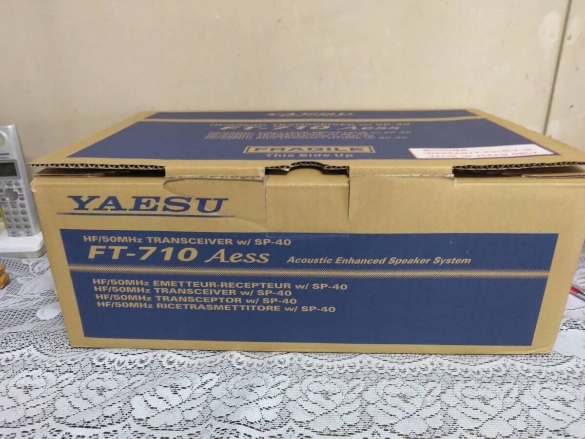 YAESU FT-710 トランシーバー SP-40付き Yaesu FT-710-AESS-OB Yaesu FT-710 AESS HF/50 MHz Base