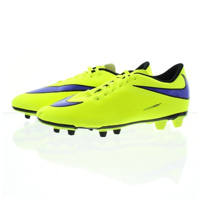 low top soccer cleats