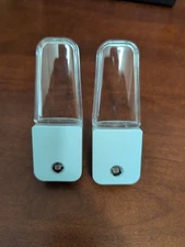 2 Pack-Simply Conserve LED Night Light Brand New In Plastic