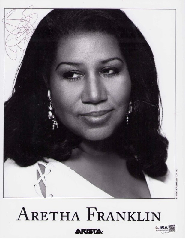 Aretha Franklin Signed(JSA)•Beautiful Photo•SUPER STAR QUEEN OF SOUL•VINTAGE
