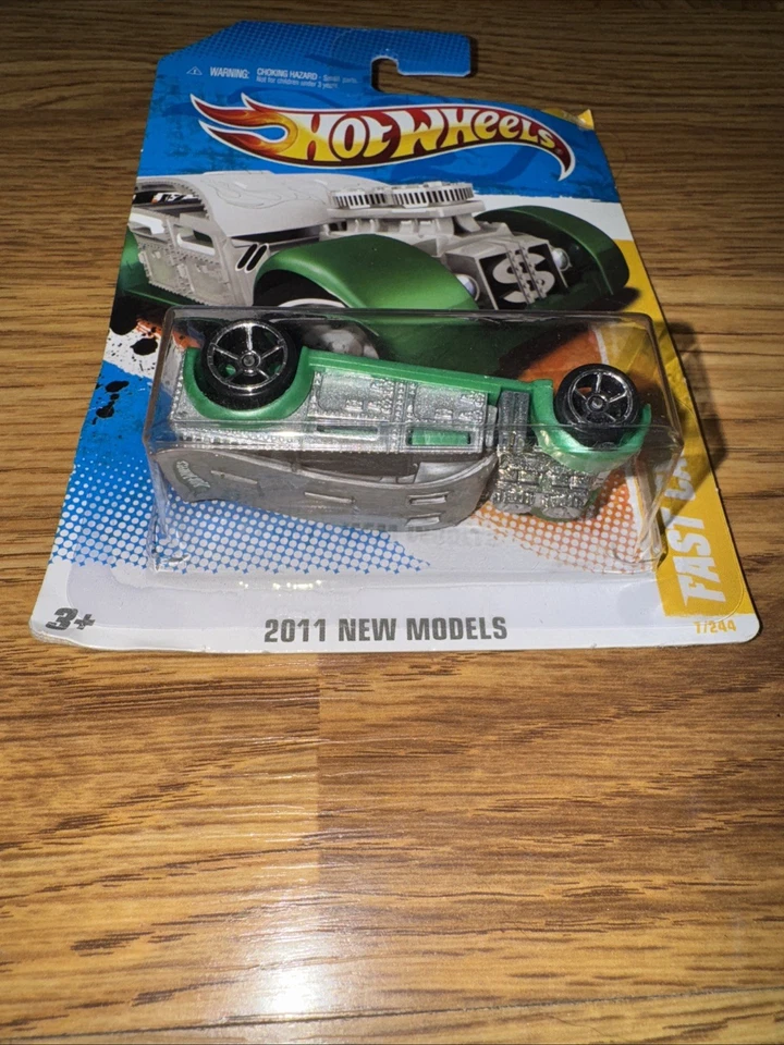 ***RARE PACKAGING ERROR*** Hot Wheels 2011 Models Fast Cash Green 1 64 scale - Image 3 of 4