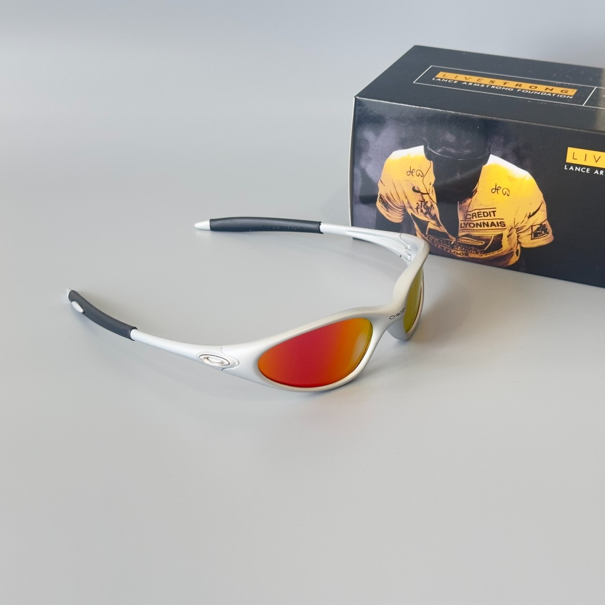 Vintage Oakley Minute 1.0 Sunglasses Gorpcore Outdoor Y2K Style