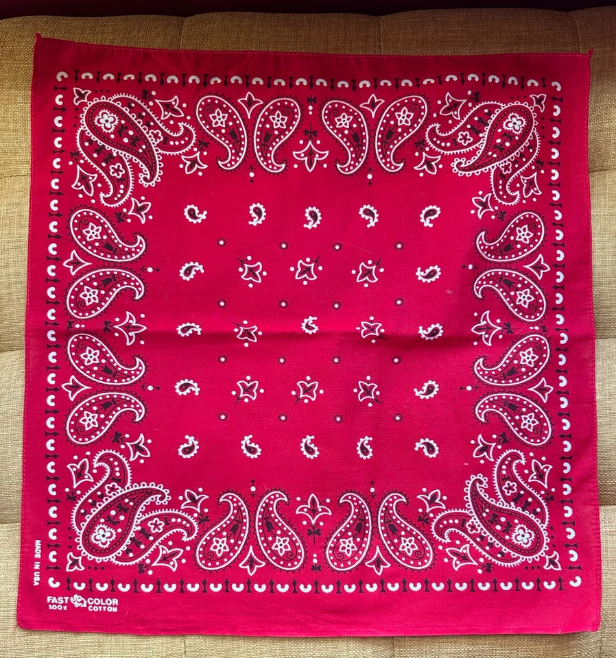 Bandana Elefante Vintage Retro Años 60 Trunco Rápido Color Rojo Nuevo/Antiguo 17x17 Foto 4 de 4