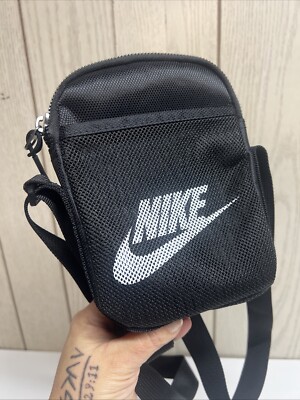 nike black small heritage crossbody bag