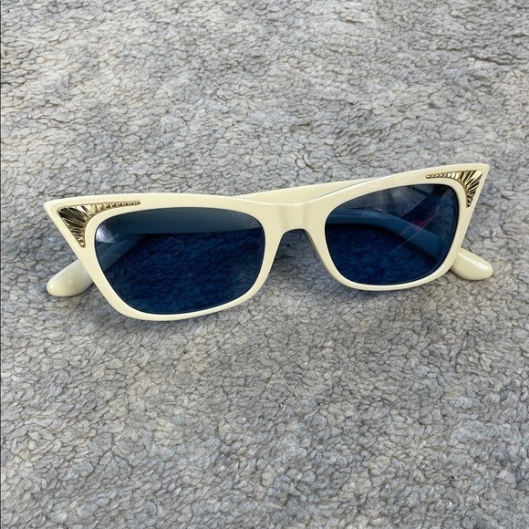 New Valentino Garavani 51mm Cat Eye Sunglasses VLS 175 Ivory  display picture 1