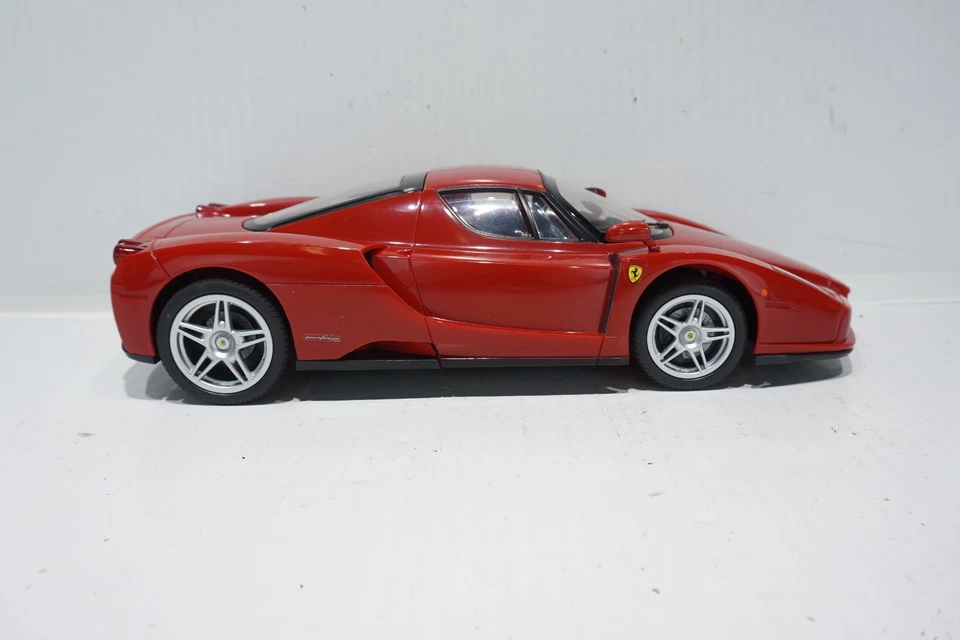 2005 SILVERLIT 1:16 6V 27MHz RED FERRARI ENZO RC SPORTS CAR with REMOTE - NO BAT - Image 4 of 4