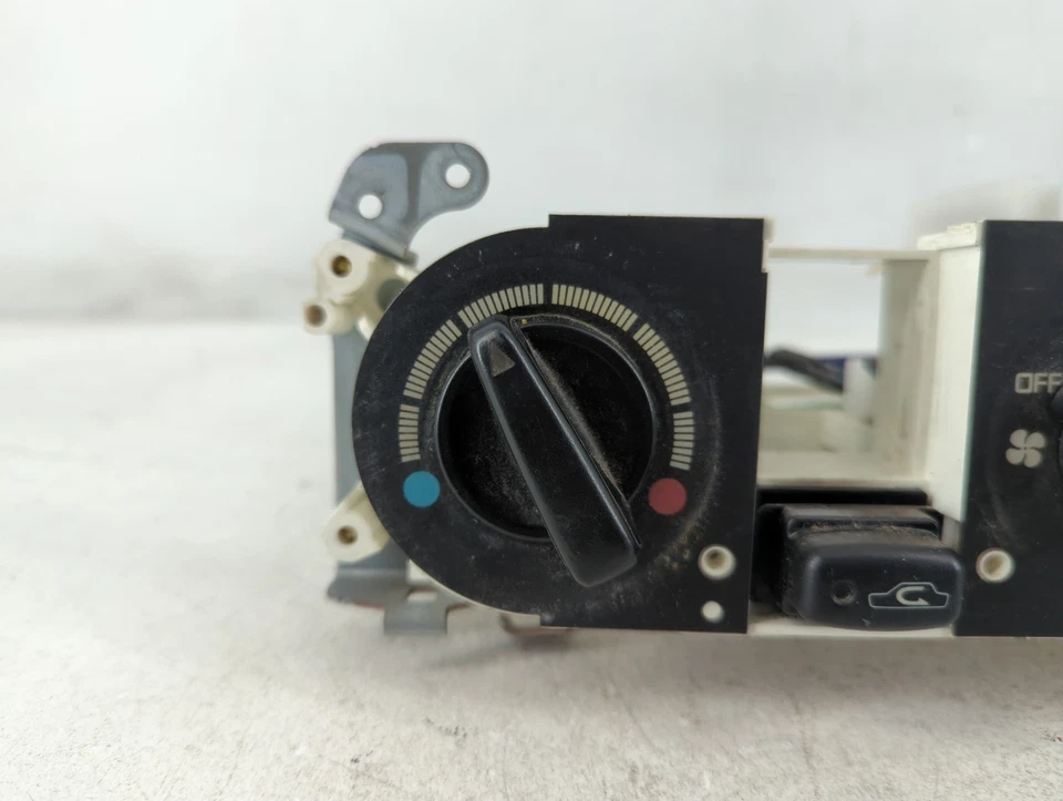 Mitsubishi Montero Sport 2000-2004 calefacción aire acondicionado control de clima Mr460759 PAZMD Foto 3 de 4