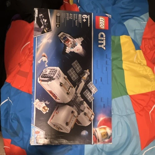 LEGO Outter Lunar Space Station 60227 City NIB 6+  Rare Vintage Discontinued