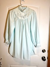 Vintage Miss Elaine M-L Long Sleeve Embroidered Floral Pajama Top Nightgown