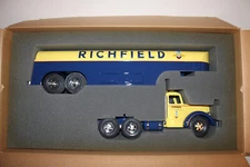 Smith Miller L Mack Richfield Tanker R029/300 Stock #1191
