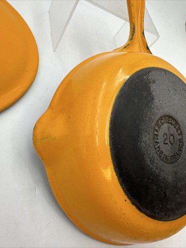Vntg Le Creuset France #20 Orig. Orange Enamel Double Spout Skillet Pan + Lid - Picture 9 of 24