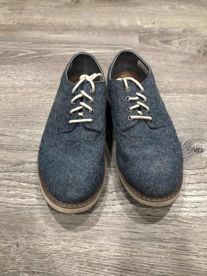 TOMS Brogue Kids Youth Boys Blue Denim Casual Oxford Dress Shoes Size 4Y - Image 2 of 4