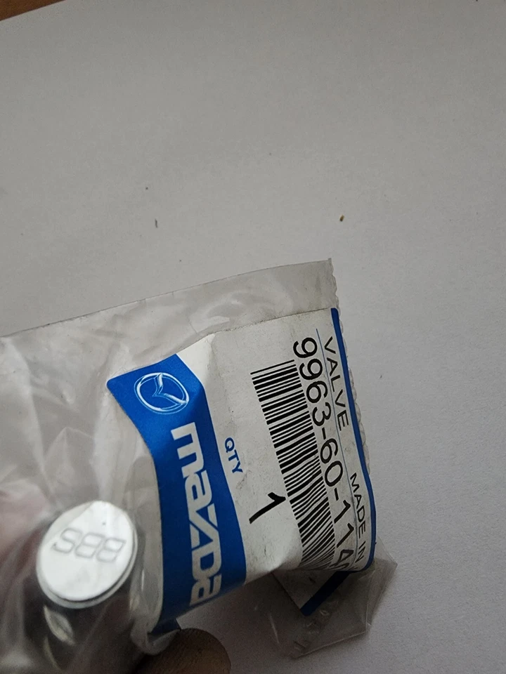 Vástago de válvula de neumático Miata MX-5 2016 2017 9963-60-1140 9963601140 genuino OEM Mazda Foto 3 de 3