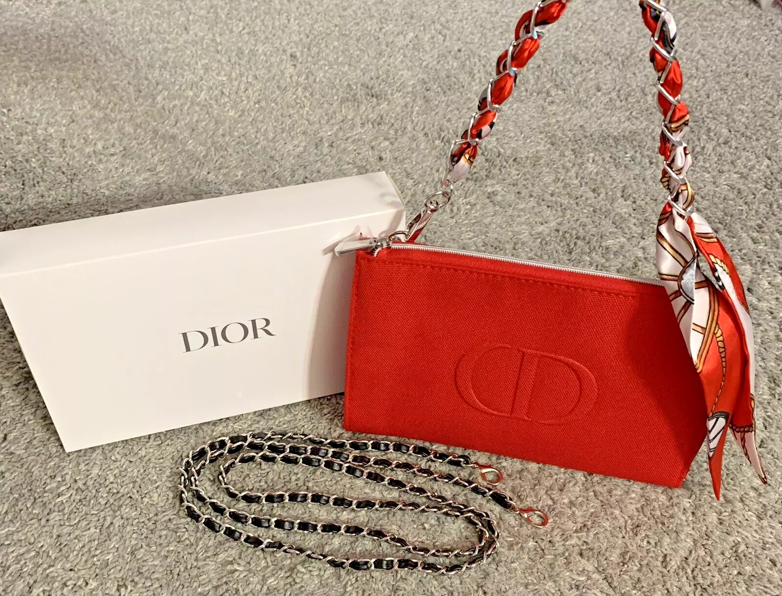 Sac à main chaîne DIOR bandoulière ROUGE sac de soirée pochette maquillage cosmétique trousse