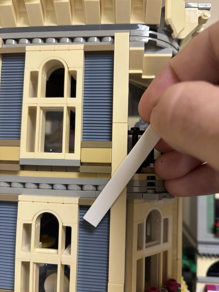 LEGO CREATOR: Cuadrado de montaje (10255) USADO COMPLETO Foto 4 de 4