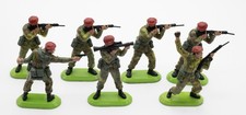 Britains Super Deetail 7 Paratroopers Red Berets