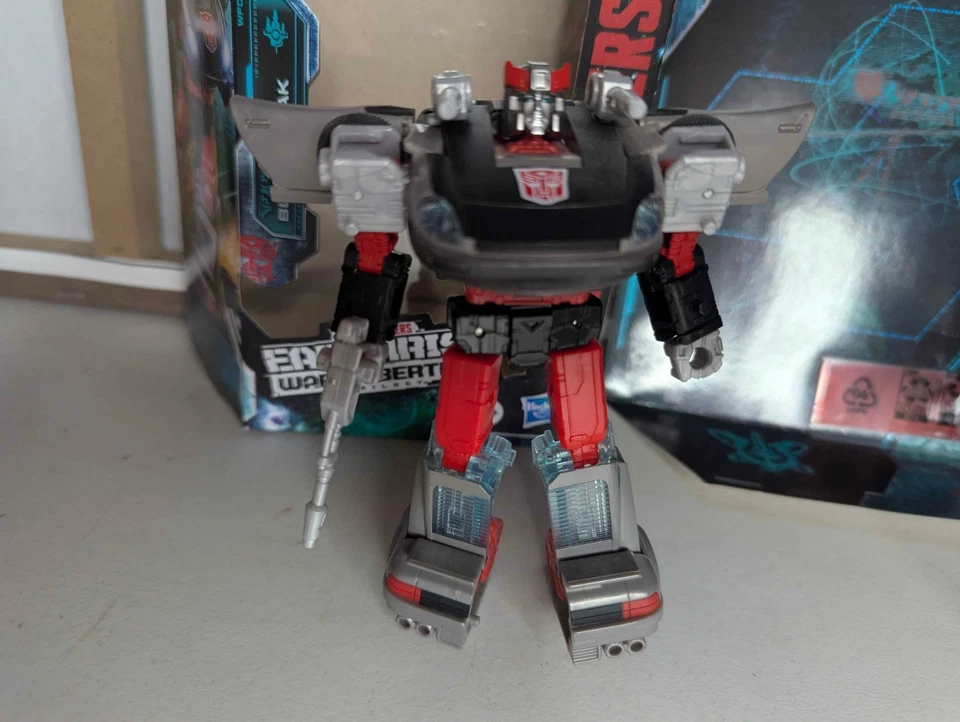 Transformers Earthrise War For Cybertron Bluestreak n Buzzworthy Prowl - Image 4 of 4