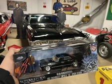 Supernatural TV Show  1/24 baby memorabilia signed by Ash , Garth & Ellen COA