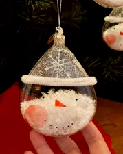 (1) Seasons Of Cannon Falls Glass "Snowman Head" Ornament - Filled w/Snowflakes