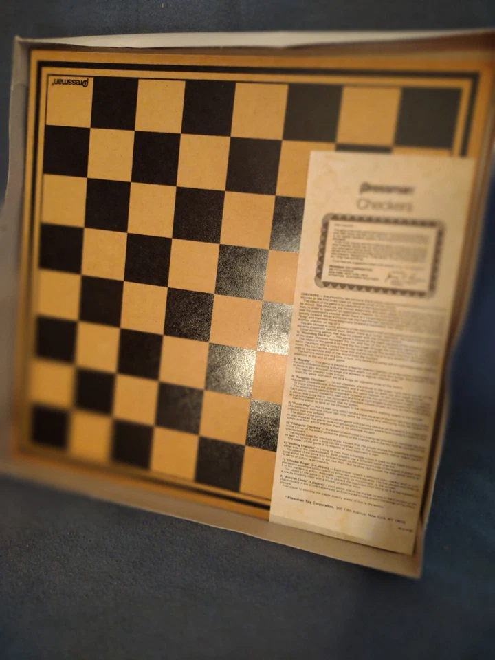 Vtg Pressman Checkers Set #2012, Complete w/One Piece Everlasting Board, 1978 - Image 2 of 3