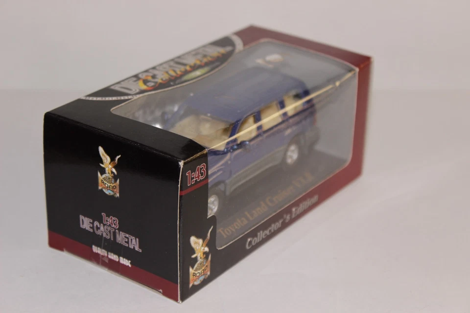 Yat Ming Road Signature Toyota Land Cruiser VX.R  1/43 Scale. New - Image 3 of 4
