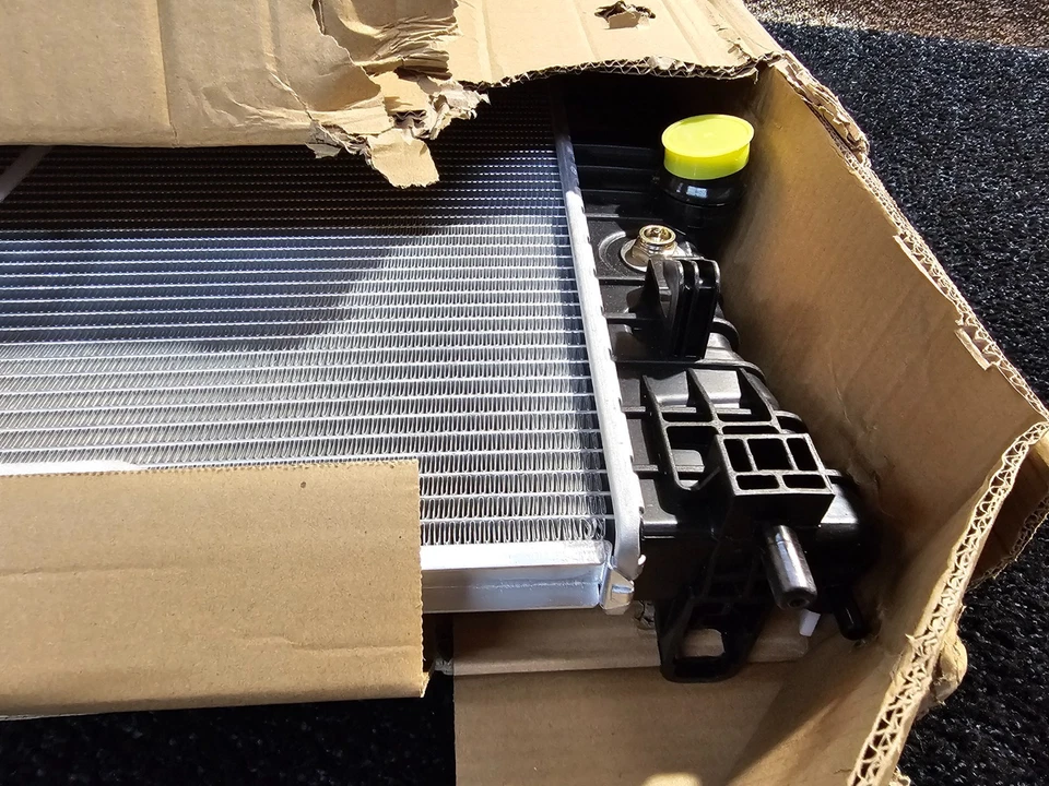 RADIADOR 13361 128087 PARA BUICK ENCORE 2013-2021, CHEVROLET TRAX 2015-2021 Foto 4 de 4