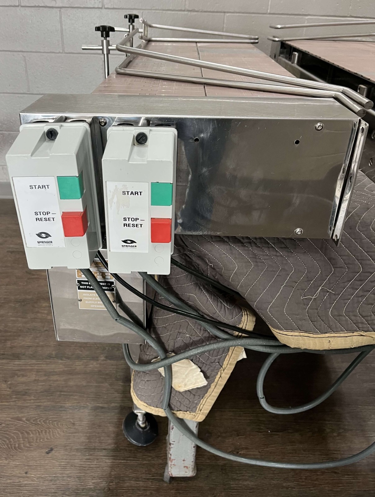 King IL-UC2 Bi-Directional Accumulation Table and Kaps-All Spacing Wheel