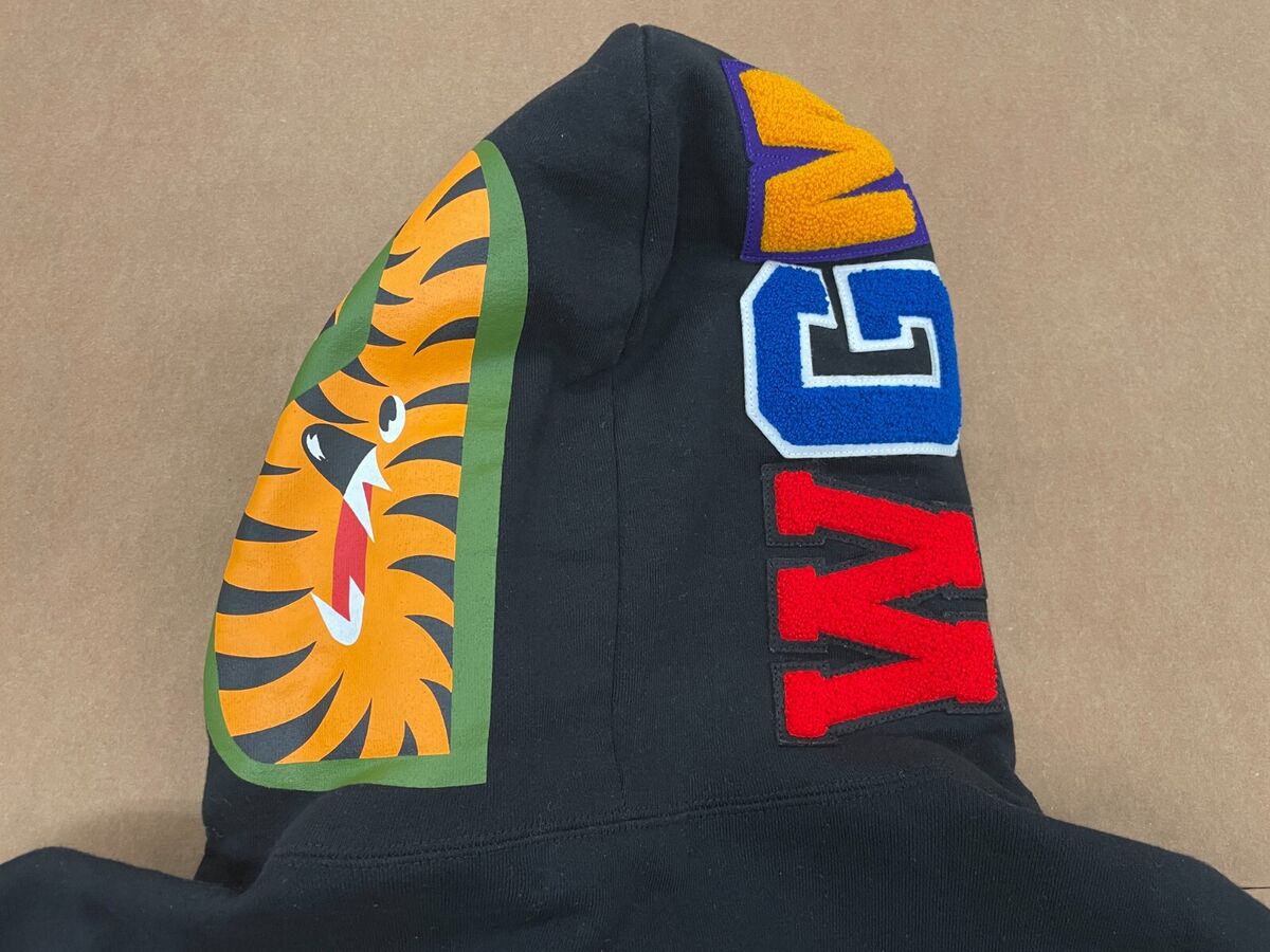 A BATHING APE BAPE SIDE ZIP WIDE LONG LENGTH PULLOVER SHARK A BATHING APE BAPE SIDE ZIP WIDE LONG LENGTH PULLOVER SHARK