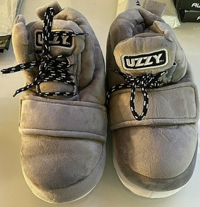 yeezy slippers men