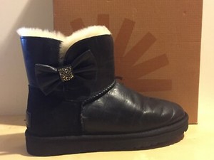 uggs with diamond bows