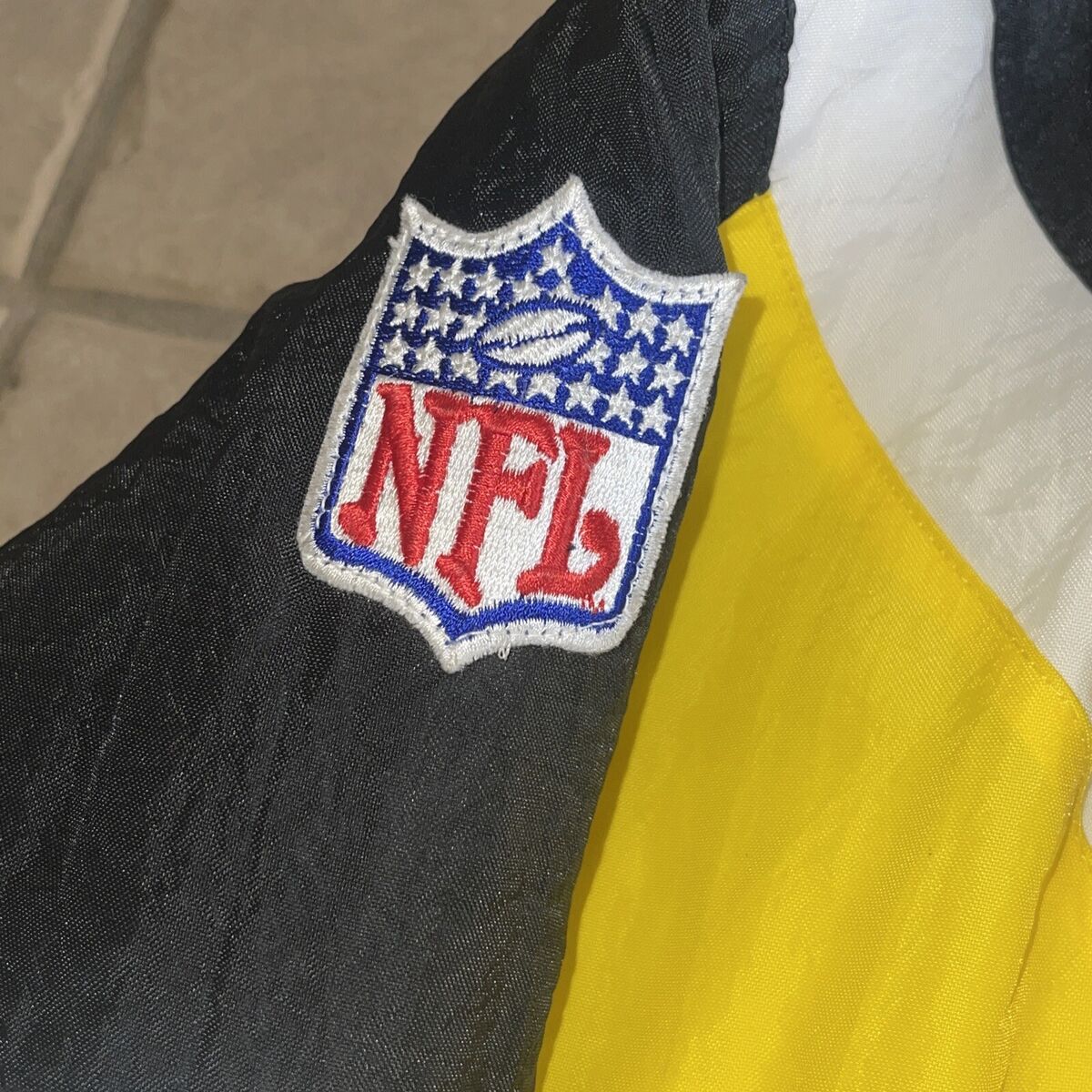 VTG NFL Pro Line Apex One Pittsburgh Steelers Mens XL Puffer VTG NFL Pro Line Apex One Pittsburgh Steelers Mens XL Puffer