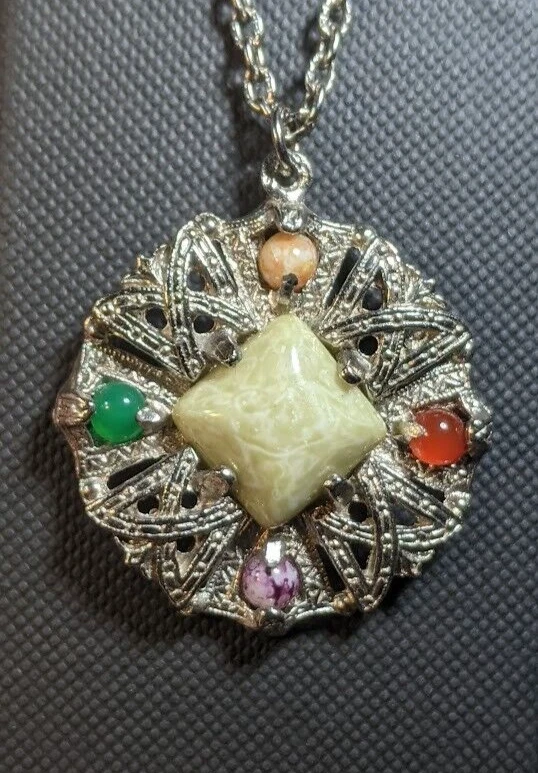 Colgante de ágata celta vintage multi cristal, en caja. 37mm. Longitud de cadena 60 cm Foto 3 de 4