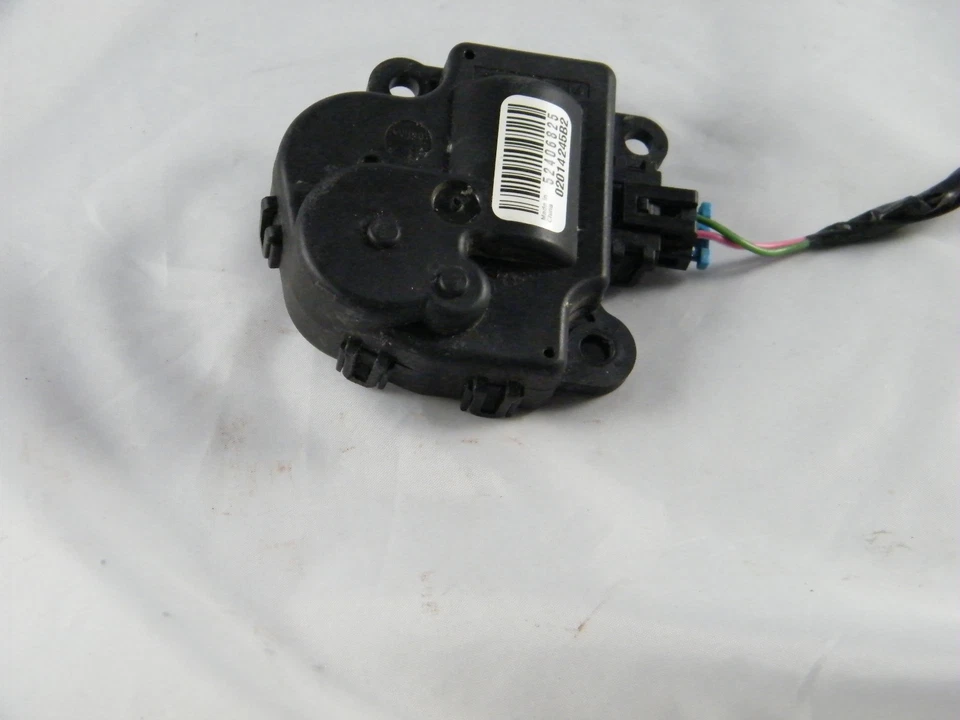 Chevrolet Malibu 2005 ~ actuador de puerta de mezcla de calefacción/aire acondicionado número de pieza 52406825 Foto 4 de 4