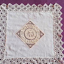 VEB Textilunion DDR Textil-Aufn&auml;her/Abzeichen Staatswappen mit Spitzenrand