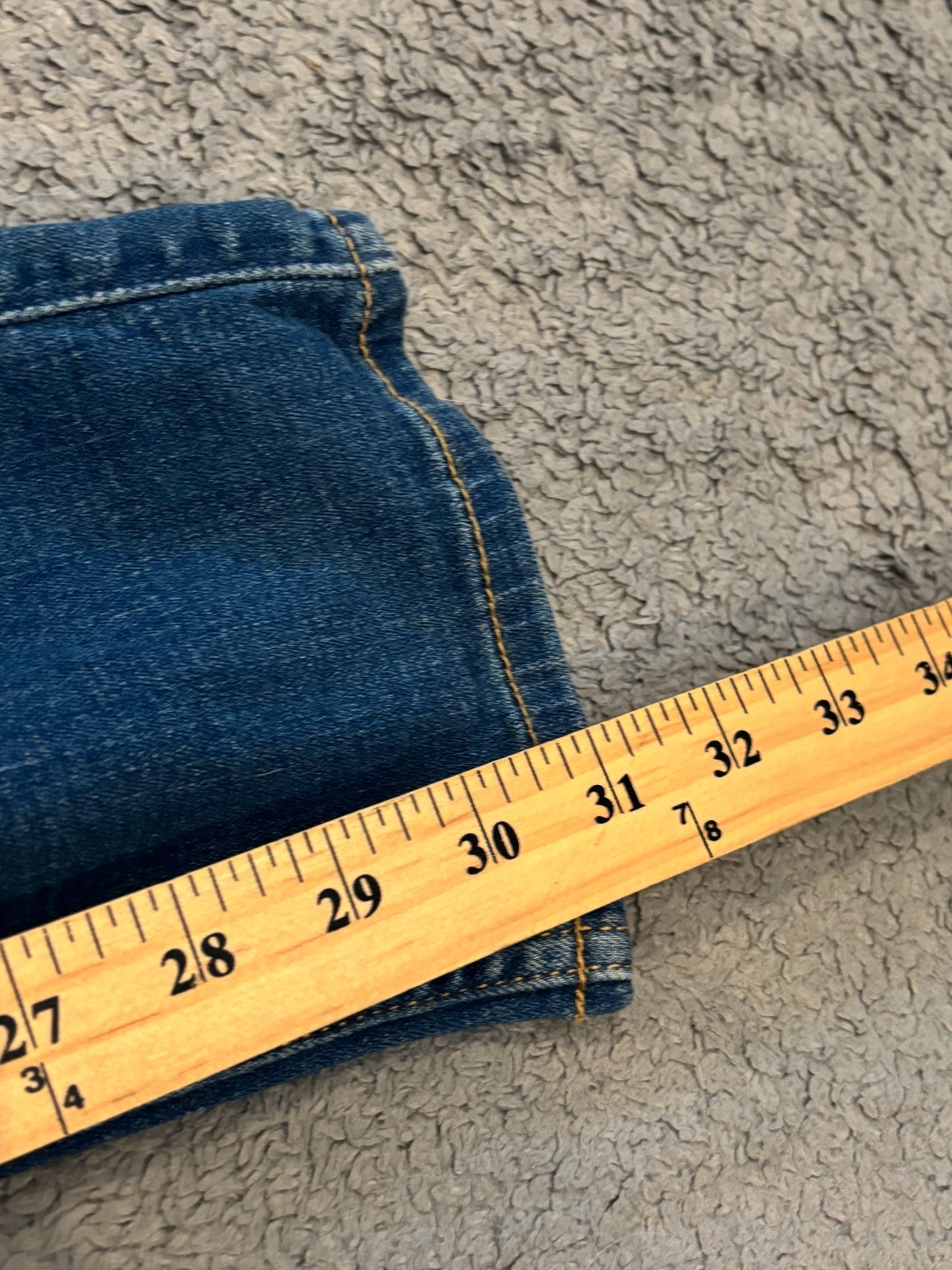 Hollister Jeans Mens 30x32 (30x31) Slim Taper Zip-Fly Medium Wash Blue Denim