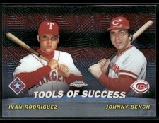 2001 Topps #TC5 Tools of Success (Ivan Rodriguez / Johnny Bench) Combos 3303I