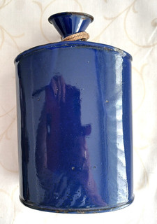 RARE BRITISH ARMY MK V WATER BOTTLE WITH FUNNEL SHAPED SPOUT.
