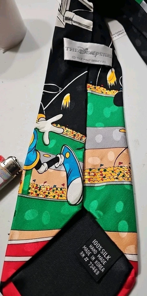 Corbata para el cuello The Disney Store, Mickey y Goofy baloncesto Foto 2 de 3