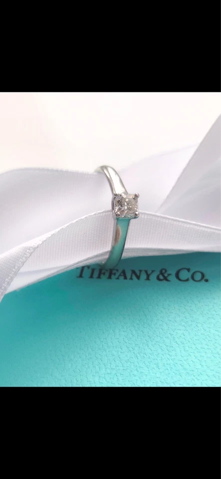 Platinum Tiffany Lucida Ring 0.39 carat - Image 1 of 4