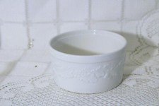 MARTHA STEWART MSE CHINA WHITE ACORN STONEWARE 4 1/8" Ramekin Bowls Set of 2