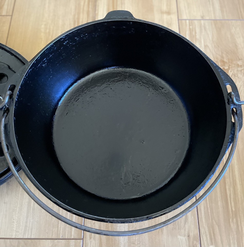 Vintage Cast Iron Dutch Oven 101/4” No. 8 with Lid And Handle eBay