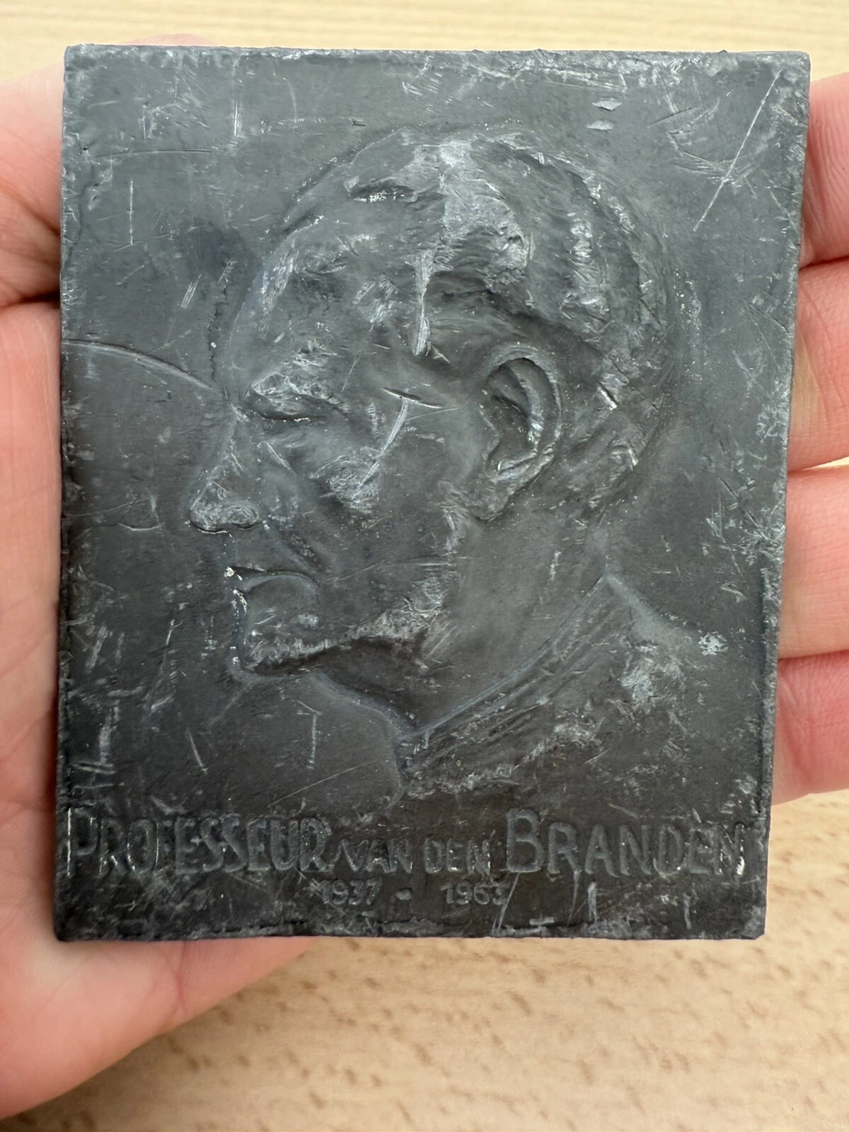 Médaille Plaque Professeur Van Den Branden 1937 1963 227,31 Grammes