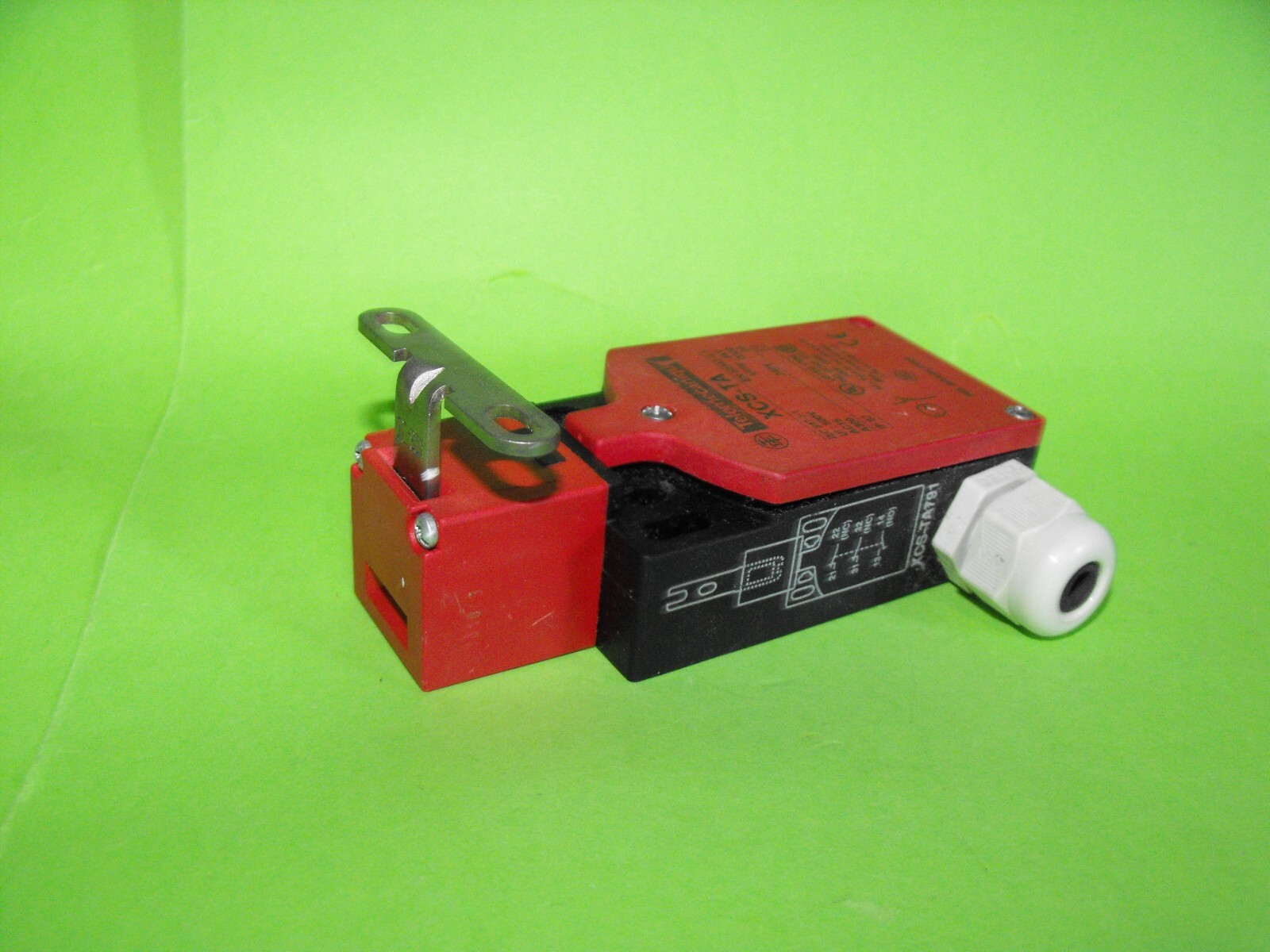 Telemecanique XCS TA.Safety Position Switch XCS TA791+XCS-Z12.USED | eBay