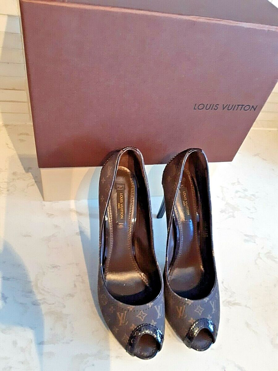 5 DAYS LEFT:Louis Vuitton Monogram Women's Shoes Size 38.5 5 DAYS LEFT:Louis Vuitton Monogram Women's Shoes Size 38.5