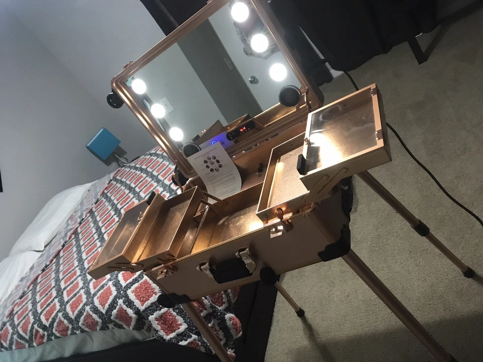 Beauty Case With Lighting DNA - Image 3 of 4