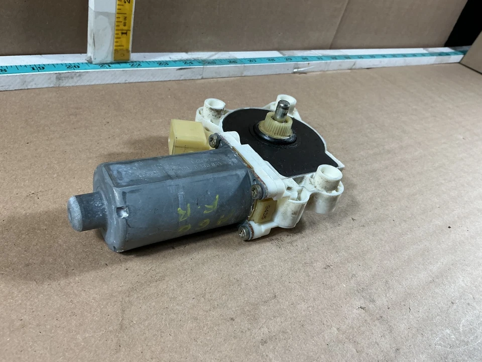 Двигатель переднего правого окна 2003-2009 Mercedes-Benz E500 A2118203042 от оригинального производителя - Изображение 4 из 4