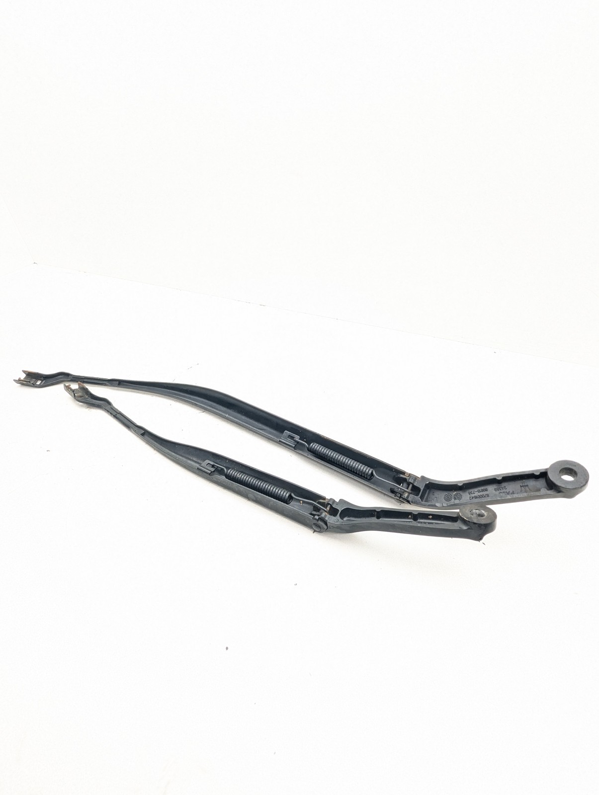 2014 Maserati Quattroporte SQ4 M156 Windshield Wiper Wiper Arms Pair OEM