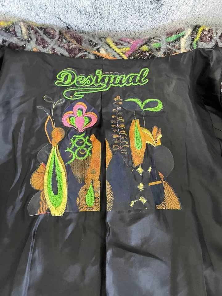Trench Jacket Desigual para mujer marrón bordado manga larga abotonada Foto 3 de 4