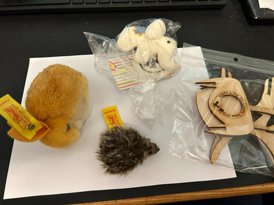 Lot of Steiff Goodies: Mini Rabbit and Mohair Heghog, Elephant and Bear Chair